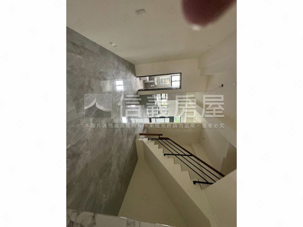 草屯電梯別墅房屋室內格局與周邊環境