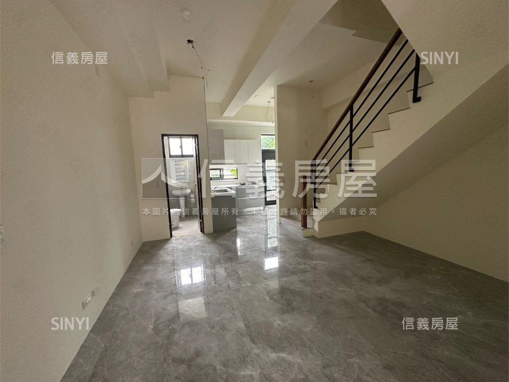 草屯電梯別墅房屋室內格局與周邊環境