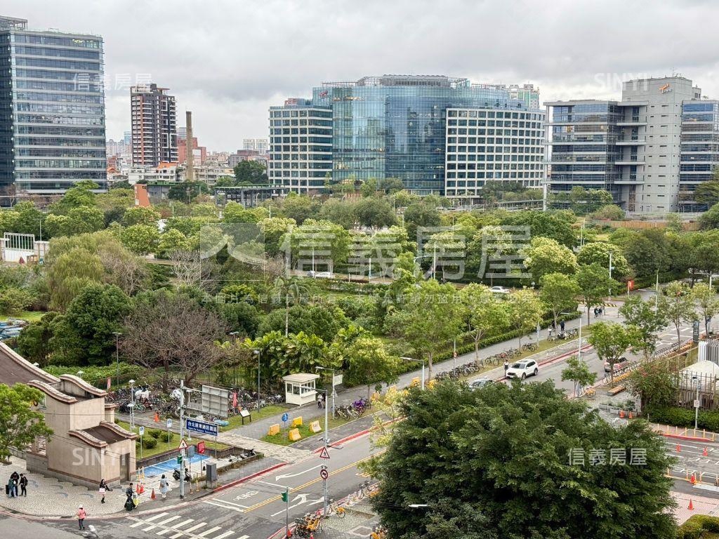 亞東捷運遠揚加州４房車位房屋室內格局與周邊環境