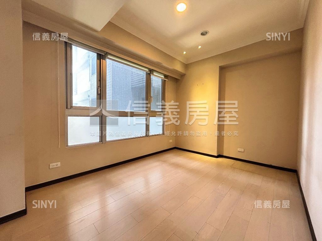 亞東捷運遠揚加州４房車位房屋室內格局與周邊環境