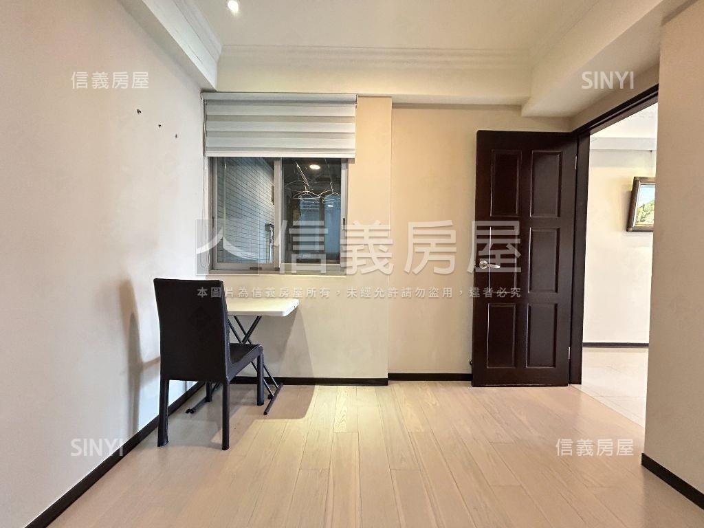 亞東捷運遠揚加州４房車位房屋室內格局與周邊環境