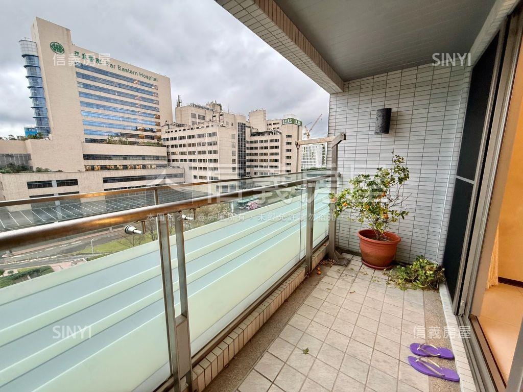 亞東捷運遠揚加州４房車位房屋室內格局與周邊環境