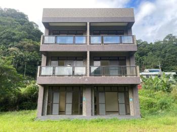 稀有溪畔清幽透天