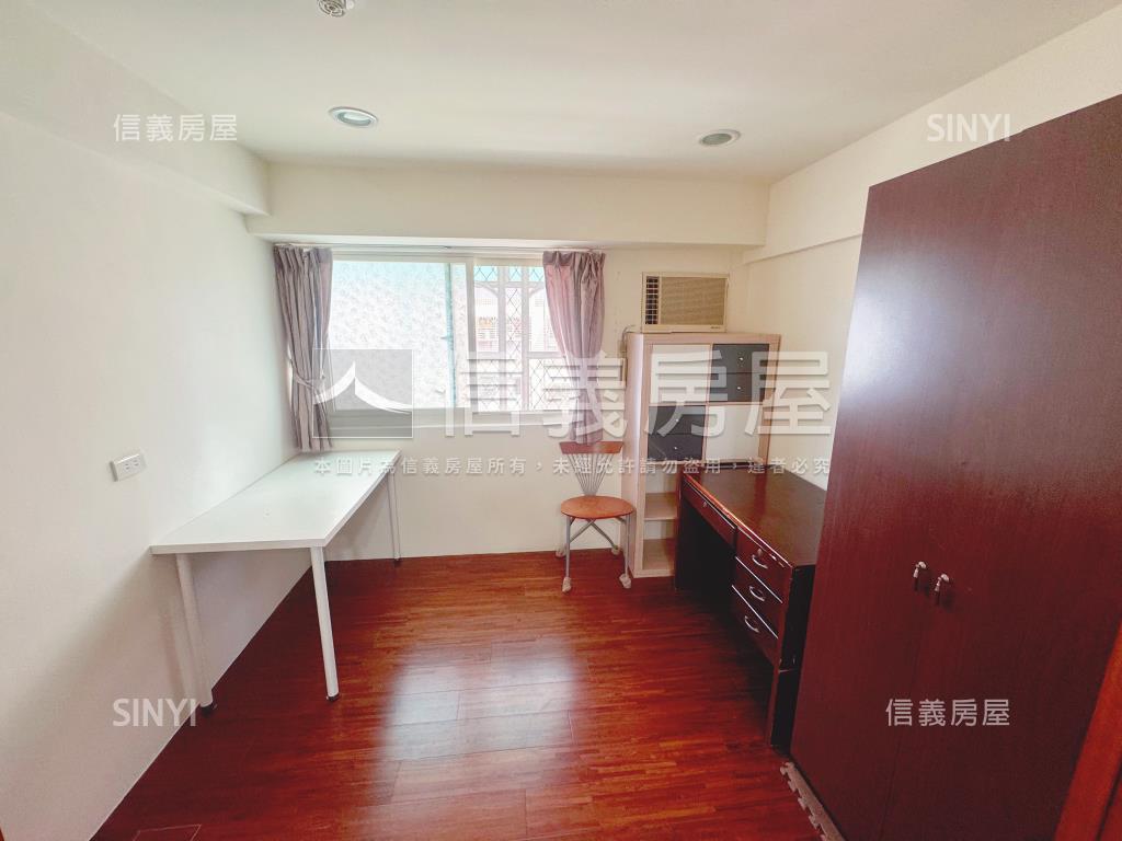 金鳳凰電梯大兩房房屋室內格局與周邊環境