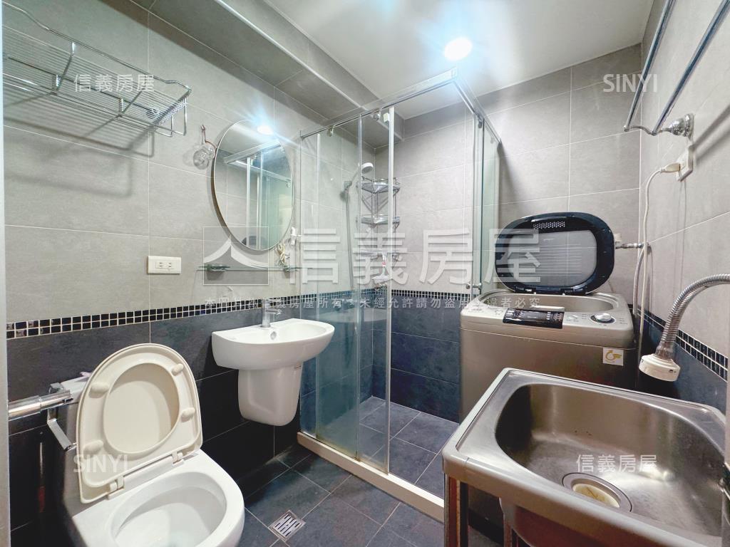 金鳳凰電梯大兩房房屋室內格局與周邊環境