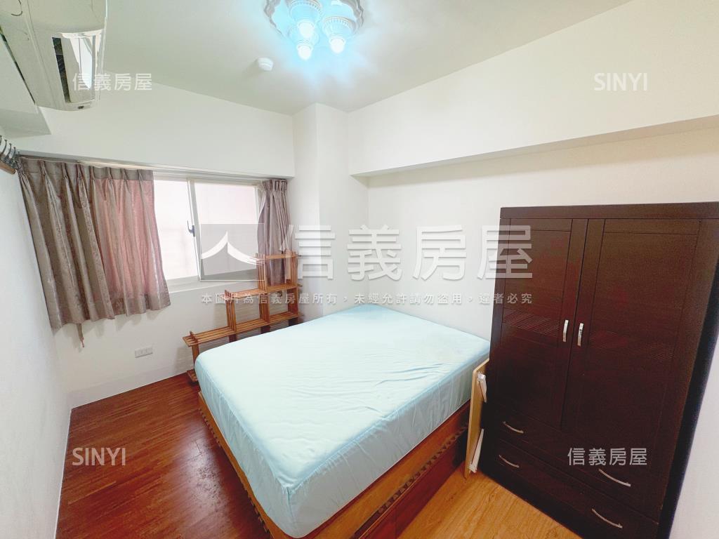 金鳳凰電梯大兩房房屋室內格局與周邊環境