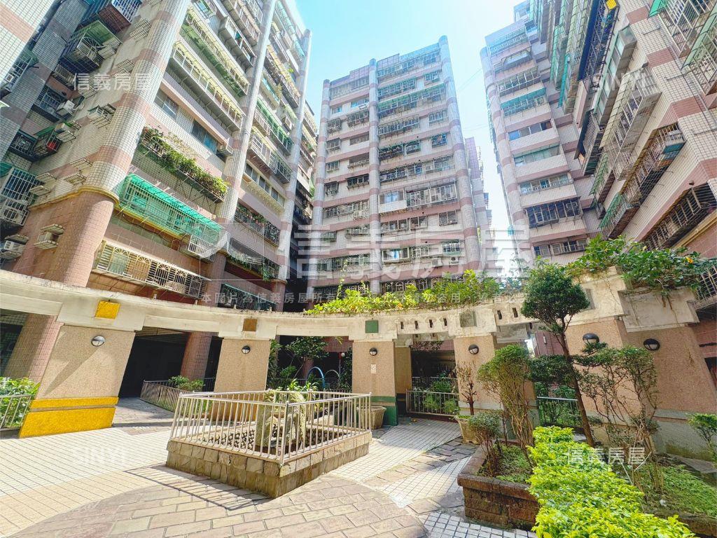 金鳳凰電梯大兩房房屋室內格局與周邊環境