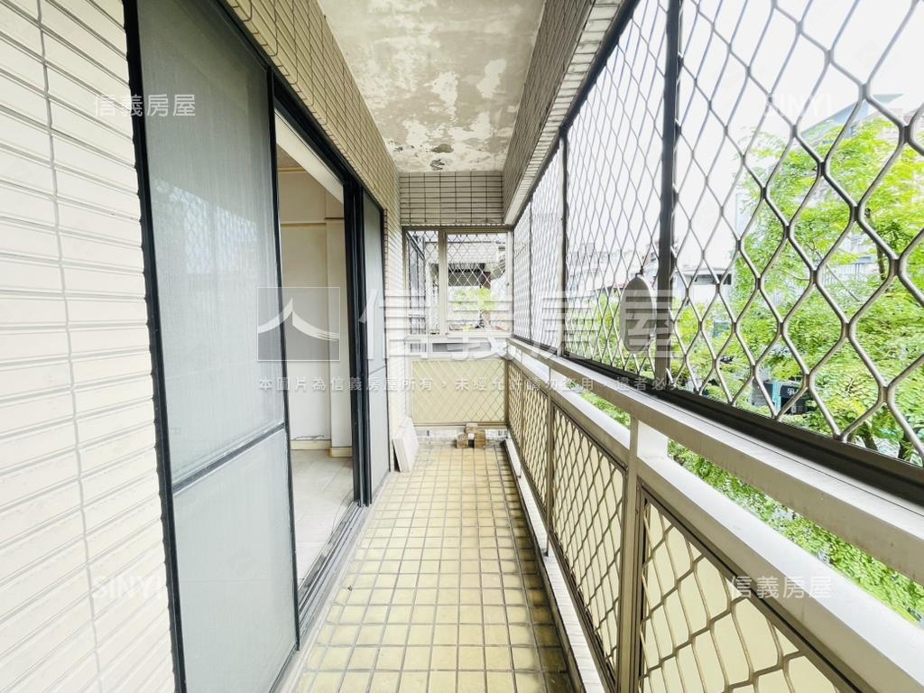 書香世家四房車位房屋室內格局與周邊環境