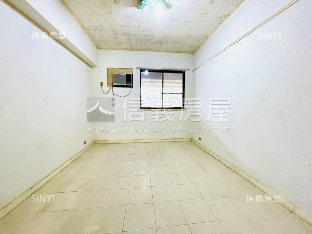 書香世家四房車位房屋室內格局與周邊環境