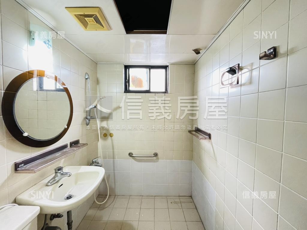 書香世家四房車位房屋室內格局與周邊環境