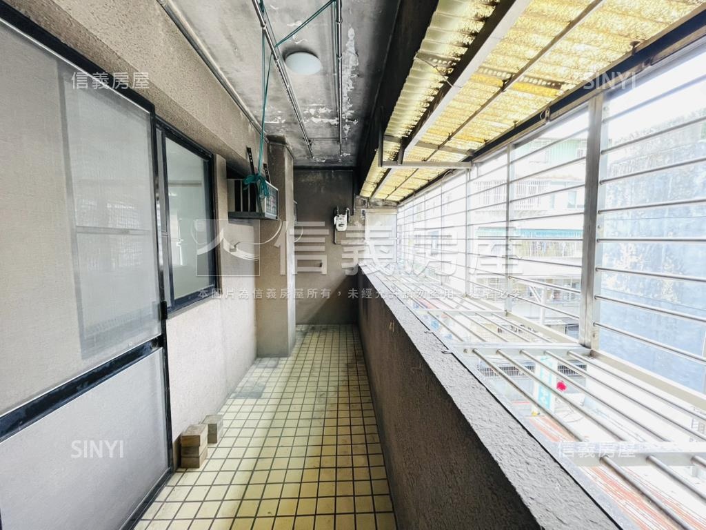 書香世家四房車位房屋室內格局與周邊環境