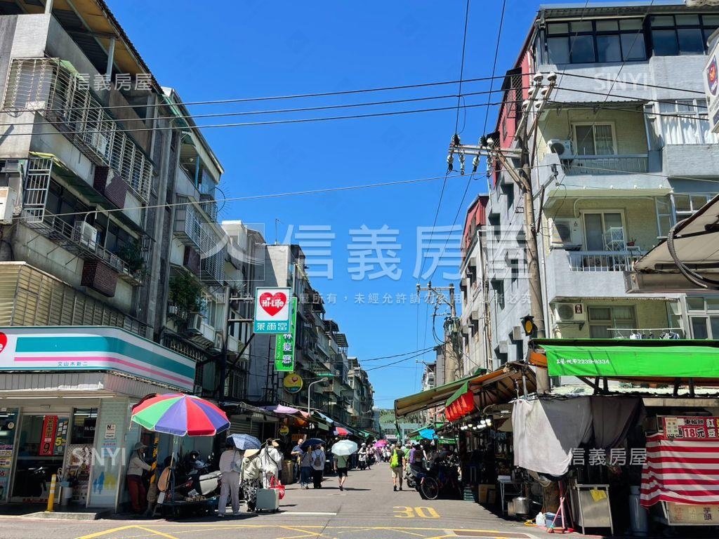 書香世家四房車位房屋室內格局與周邊環境