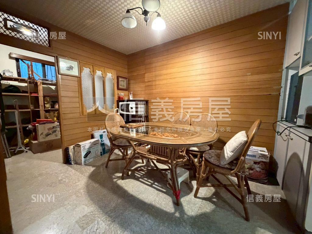 法院旁獨梯獨戶明亮美四房房屋室內格局與周邊環境
