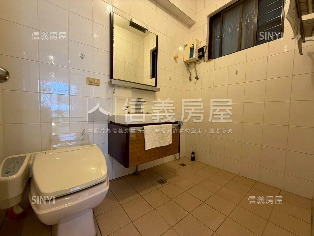 法院旁獨梯獨戶明亮美四房房屋室內格局與周邊環境