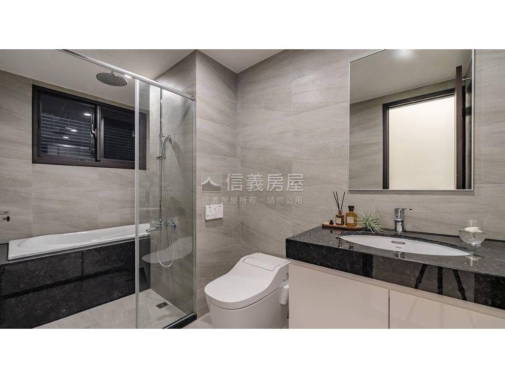 德鑫鑫時代兩房平車房屋室內格局與周邊環境