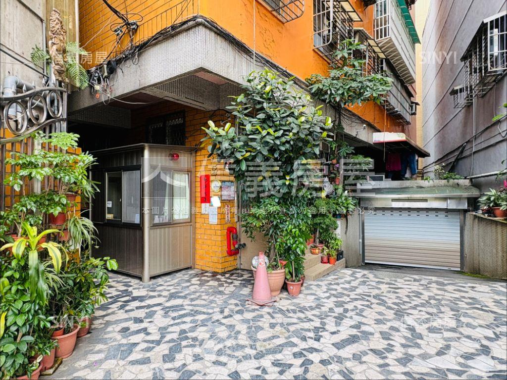 站前敦睦社區四房電梯房屋室內格局與周邊環境