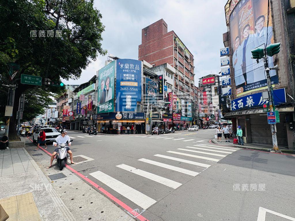 站前敦睦社區四房電梯房屋室內格局與周邊環境