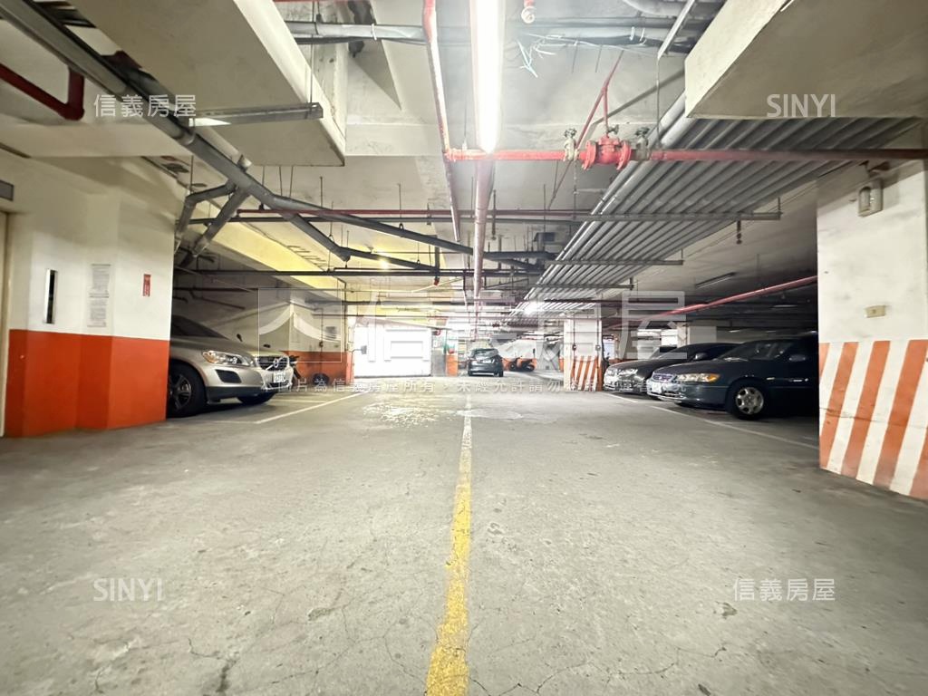 信義區獨立產權坡平車位房屋室內格局與周邊環境