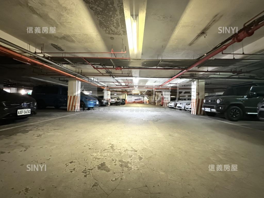 信義區獨立產權坡平車位房屋室內格局與周邊環境