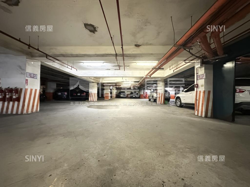信義區獨立產權坡平車位房屋室內格局與周邊環境