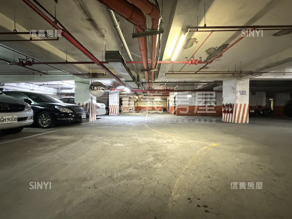 信義區獨立產權坡平車位房屋室內格局與周邊環境
