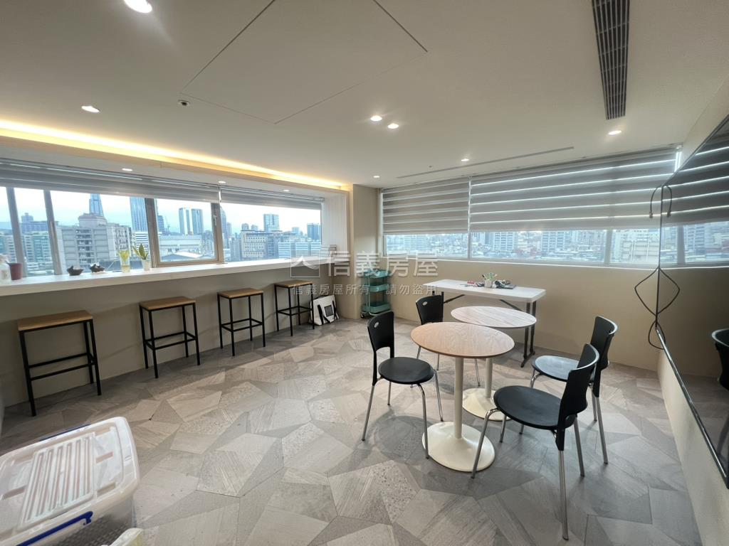 南京商業高樓採光美辦公房屋室內格局與周邊環境