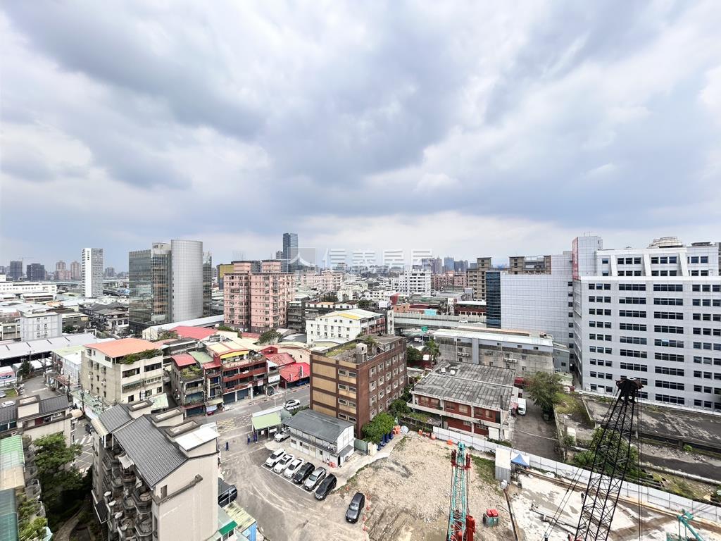 本格明水高樓景觀三房房屋室內格局與周邊環境
