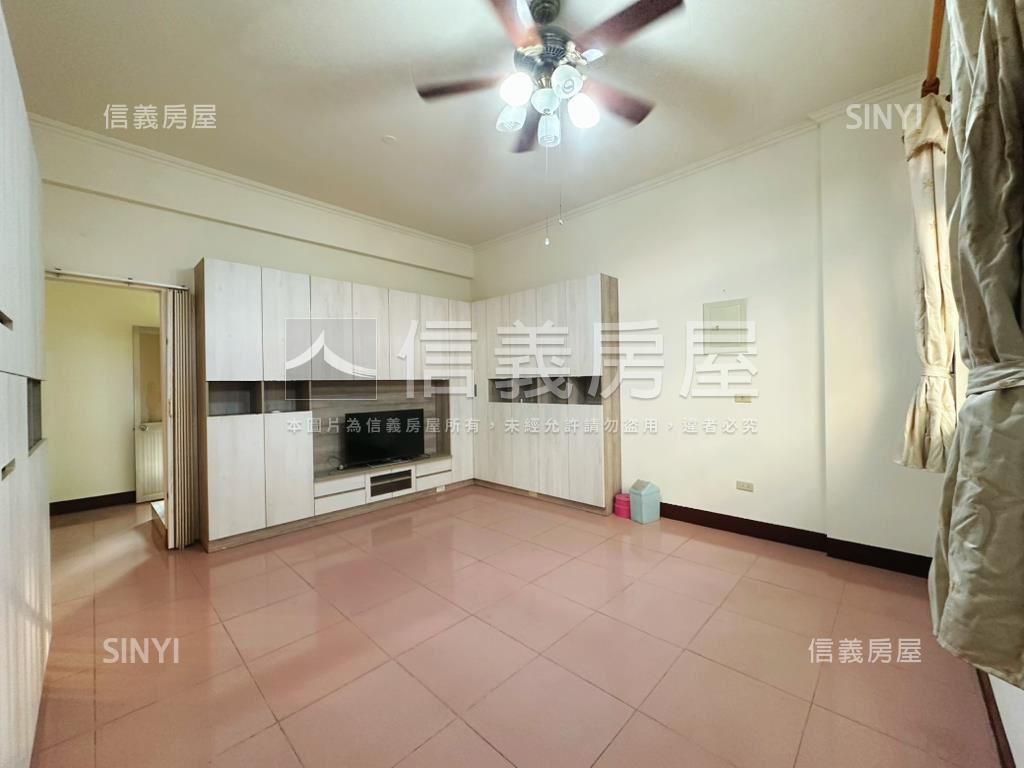 臨路透天稀有出售房屋室內格局與周邊環境