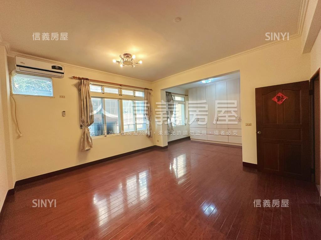 臨路透天稀有出售房屋室內格局與周邊環境