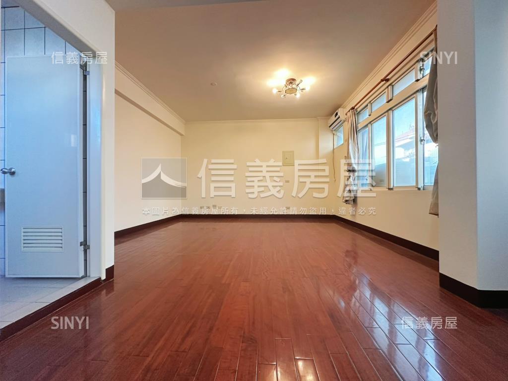 臨路透天稀有出售房屋室內格局與周邊環境