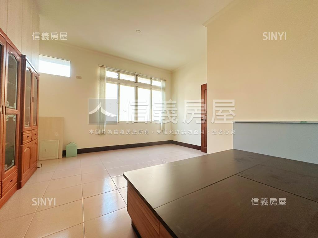 臨路透天稀有出售房屋室內格局與周邊環境