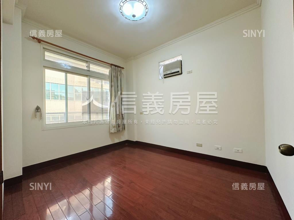 臨路透天稀有出售房屋室內格局與周邊環境