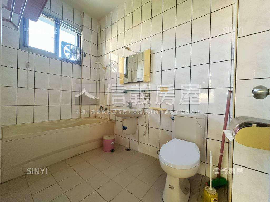 臨路透天稀有出售房屋室內格局與周邊環境