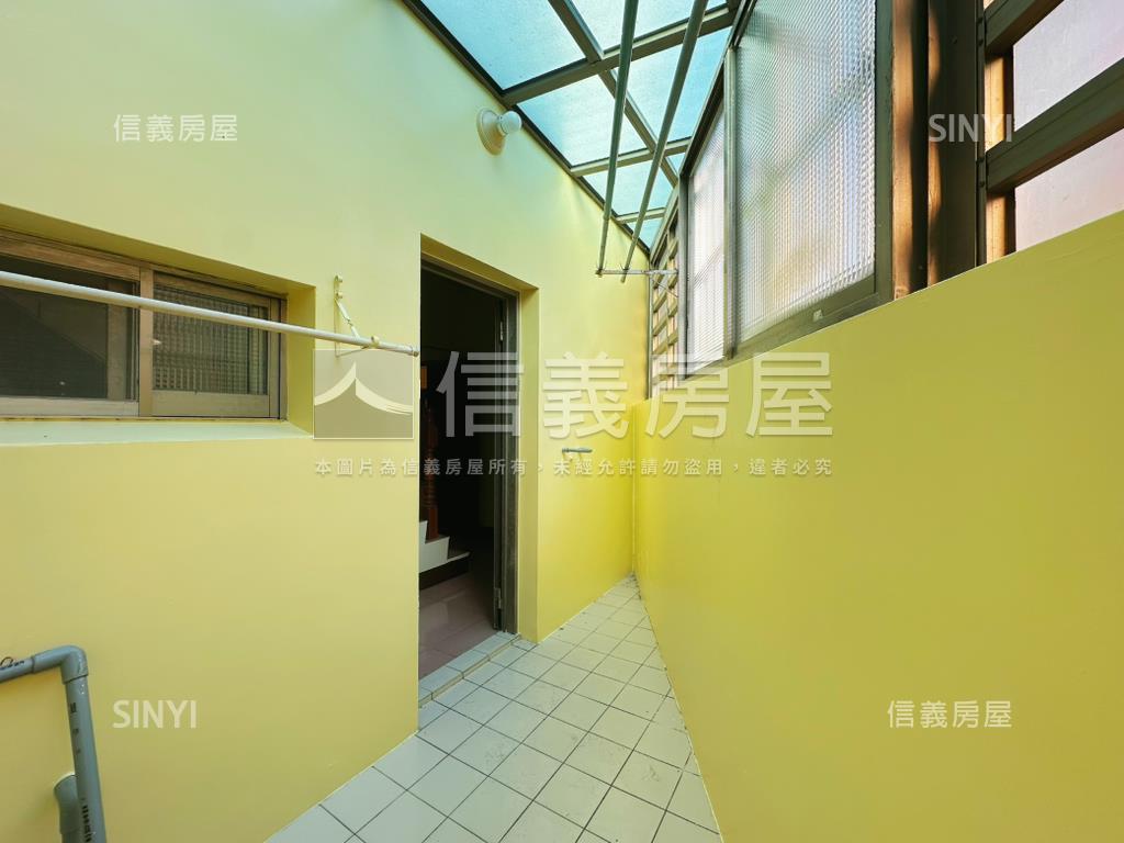 臨路透天稀有出售房屋室內格局與周邊環境