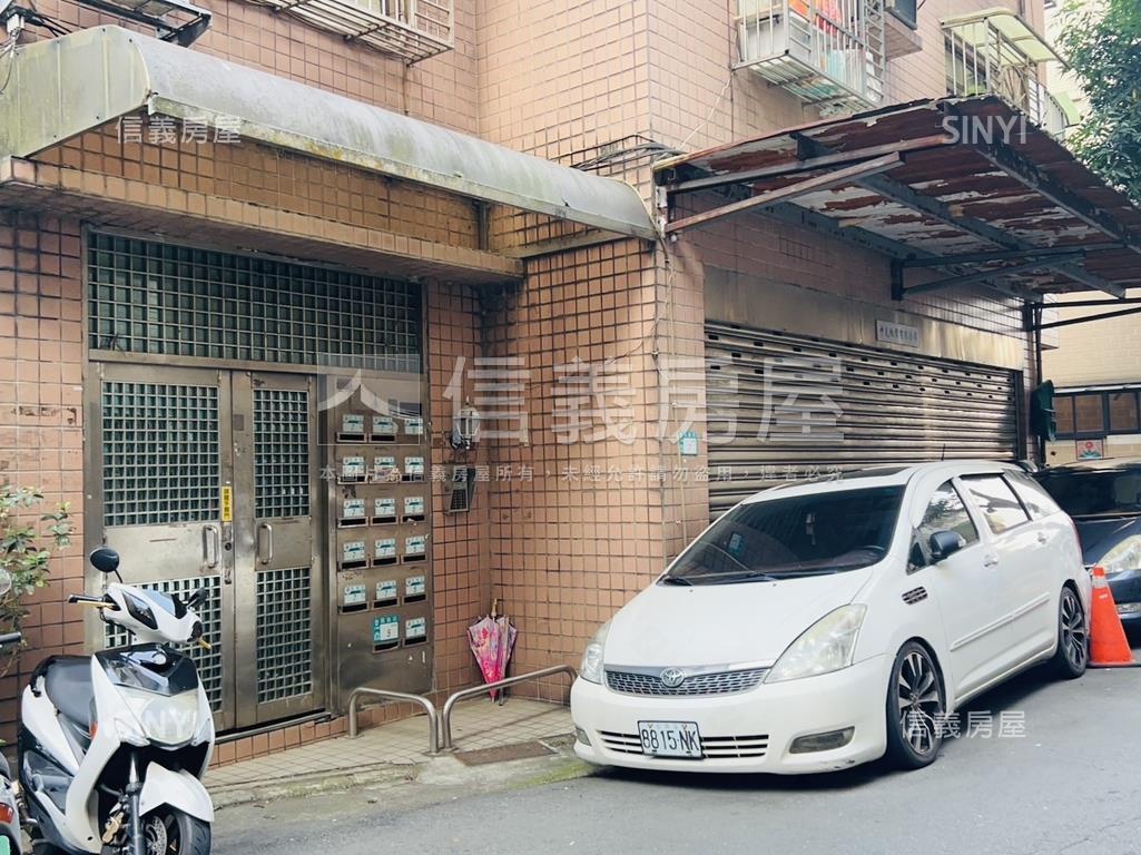 民族華廈三房雙車位房屋室內格局與周邊環境
