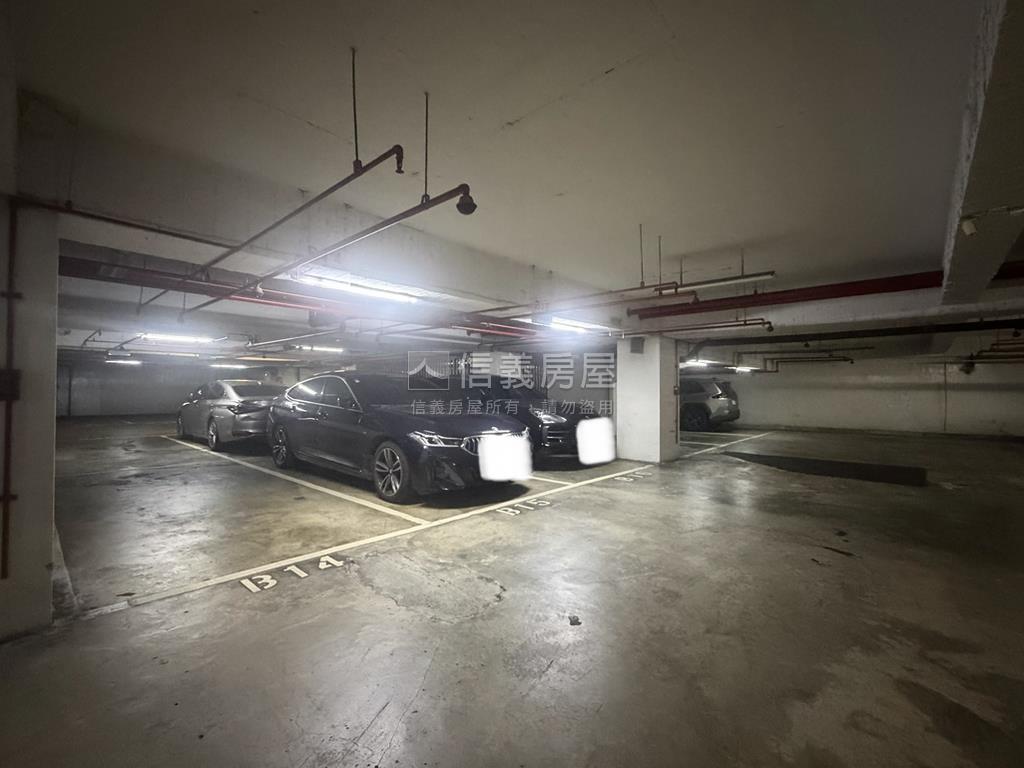 名喬財經大樓３車位房屋室內格局與周邊環境