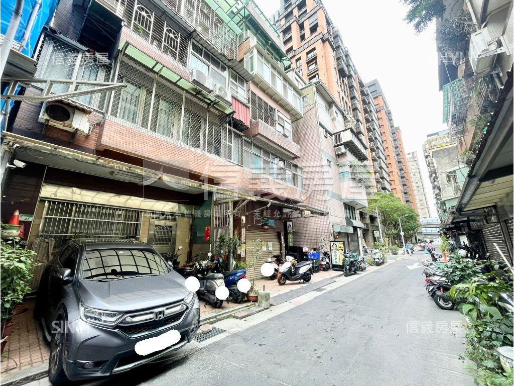 晶華商圈★創業金店面房屋室內格局與周邊環境