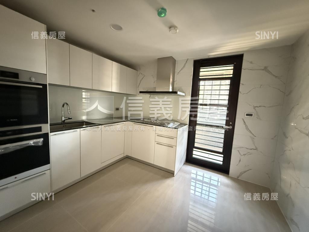 信義松雍高樓景觀邸房屋室內格局與周邊環境