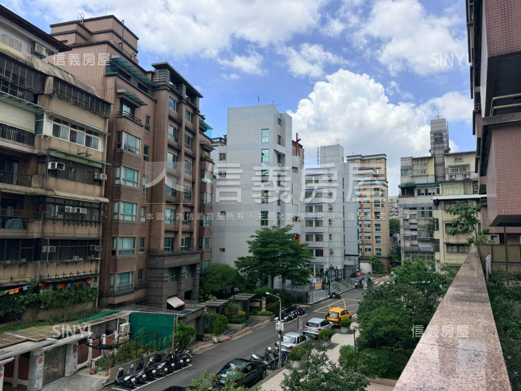 潤泰御花園四房大露臺戶房屋室內格局與周邊環境
