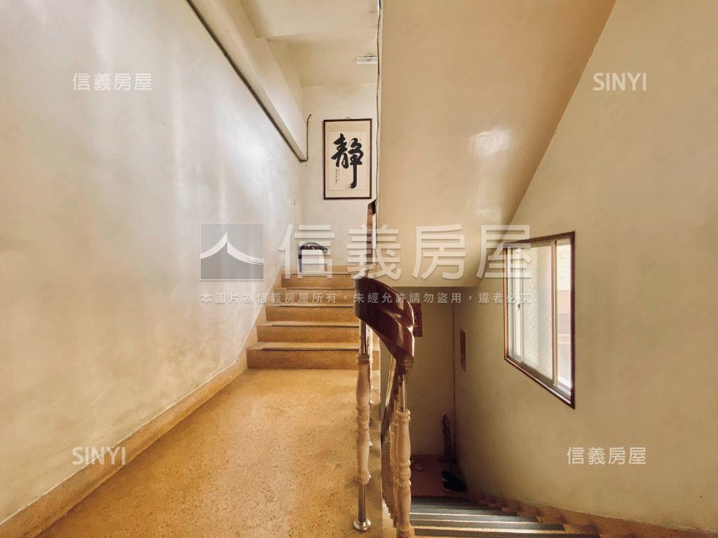 宮後傳統天井木質墅房屋室內格局與周邊環境