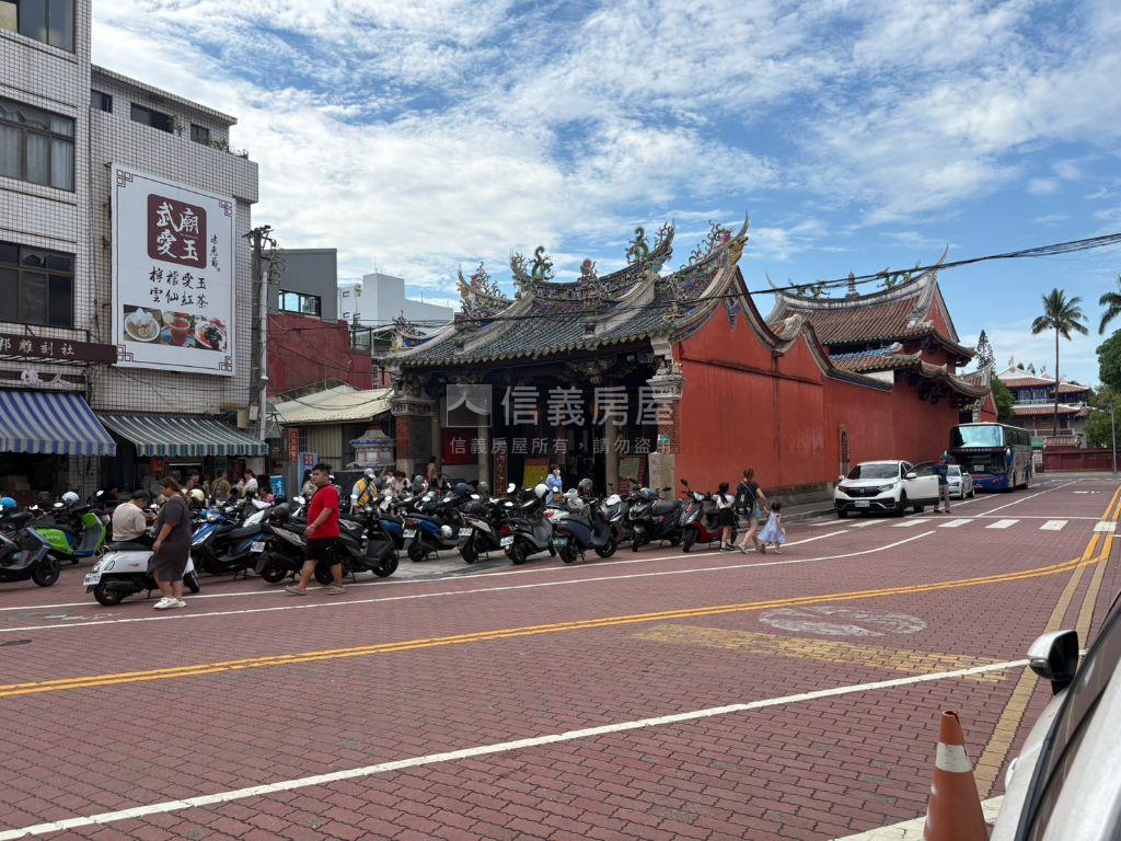 市中心｜傳統天井深透天房屋室內格局與周邊環境