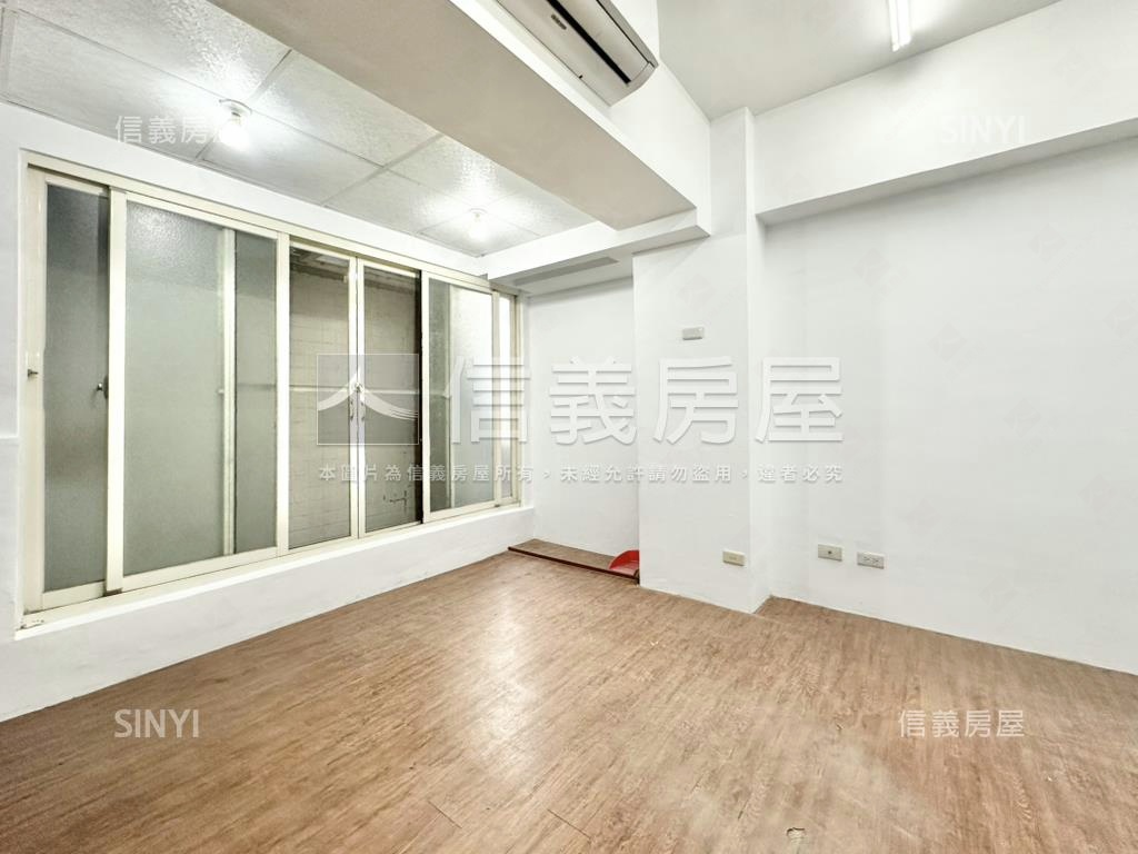 五期三房車位還有地下室房屋室內格局與周邊環境