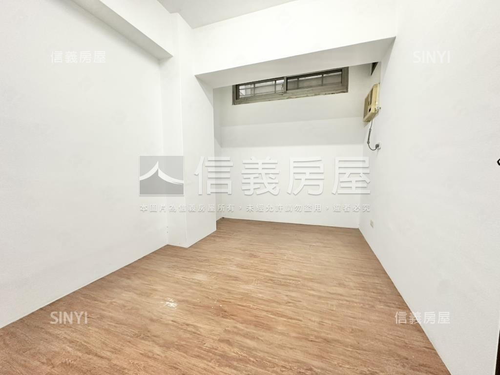 五期三房車位還有地下室房屋室內格局與周邊環境
