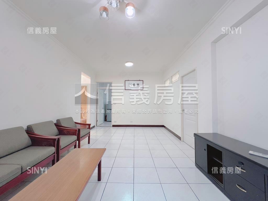 可看屋頂溪捷運電梯三房房屋室內格局與周邊環境