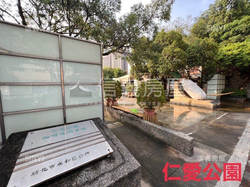 可看屋頂溪捷運電梯三房房屋室內格局與周邊環境