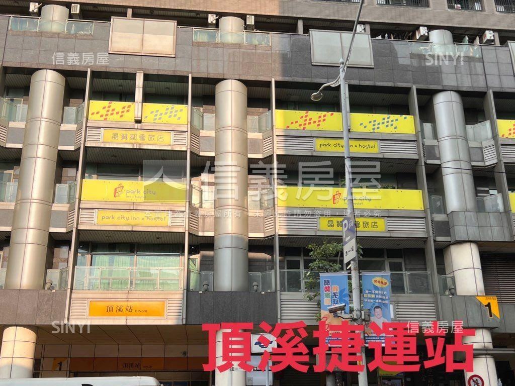 可看屋頂溪捷運電梯三房房屋室內格局與周邊環境