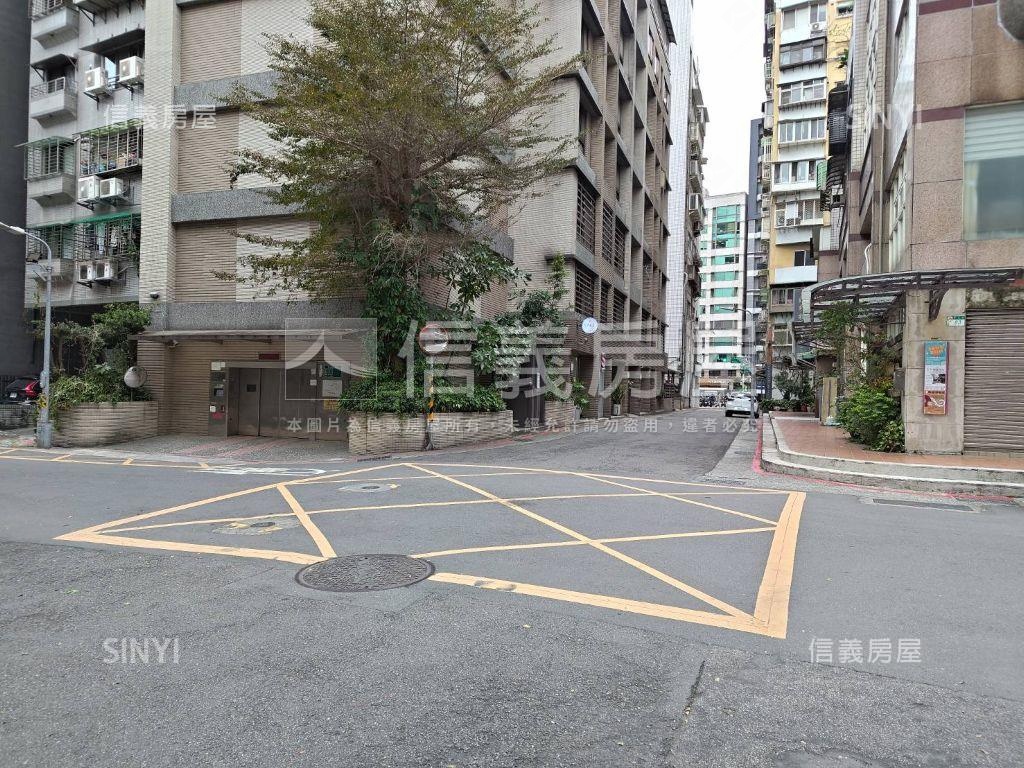 古亭中正家族Ｂ１坡機車位房屋室內格局與周邊環境
