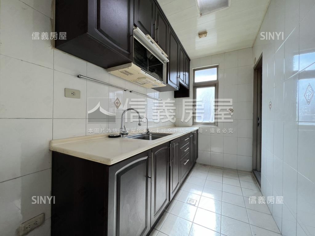 公園景觀大三房平面車位房屋室內格局與周邊環境