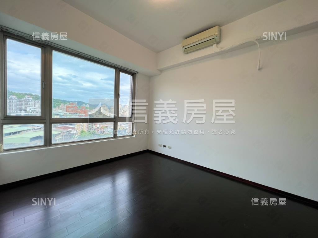 公園景觀大三房平面車位房屋室內格局與周邊環境