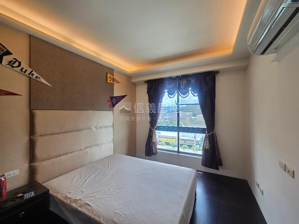 龍鳳學院裝潢四房房屋室內格局與周邊環境